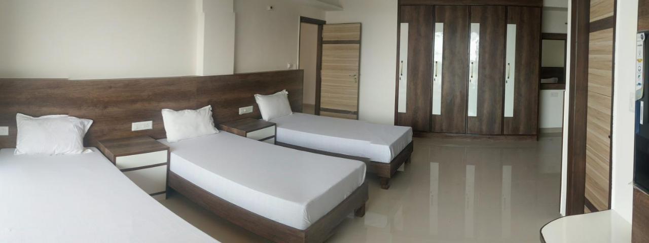 Pride Home Nayagaon Extérieur photo