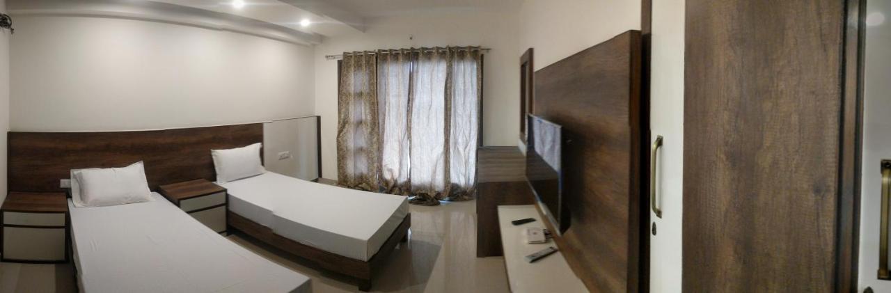 Pride Home Nayagaon Extérieur photo
