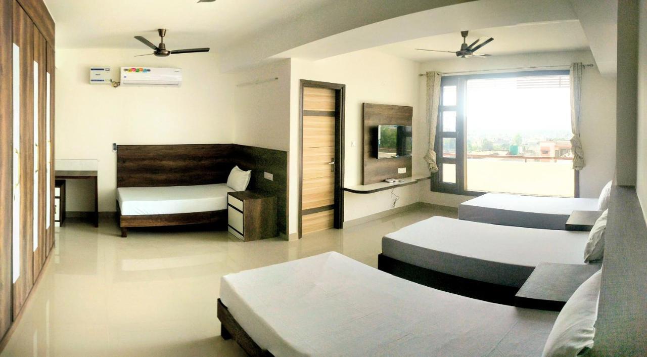 Pride Home Nayagaon Extérieur photo