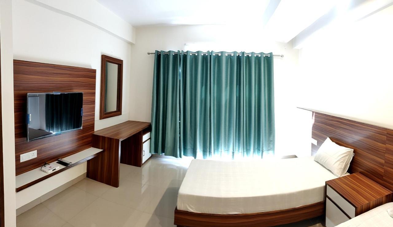 Pride Home Nayagaon Extérieur photo